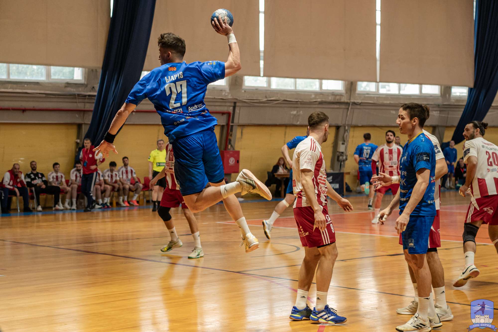 Колку остро може да биде новинарското перо?