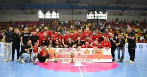 Охрид посакува и верува, Вардар (не) дозволува Куп-трофејот да замине од Скопје